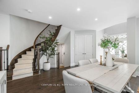 20 WESTMINSTER CIRCLE, Barrie, Ontario L4M 0A3, Canada