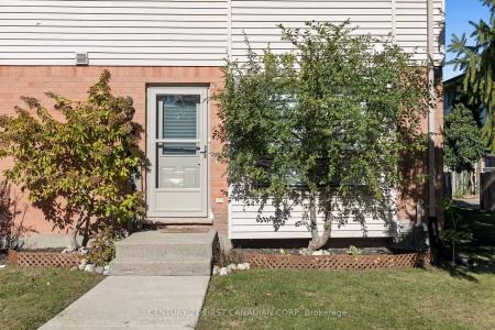 355 SANDRINGHAM CRESCENT, London South, オンタリオ N6C 5K3, カナダ