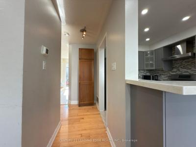 62 BARRISTER AVENUE, Whitby, Ontario L1R 3H6, Kanada