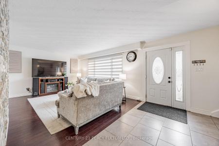 904 SOMERVILLE STREET, Oshawa, 安大略省 L1G 4J7, 加拿大