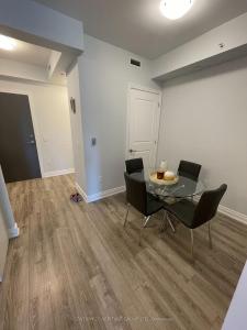 9618 YONGE STREET, Richmond Hill, Ontario L4C 0X5, Canada