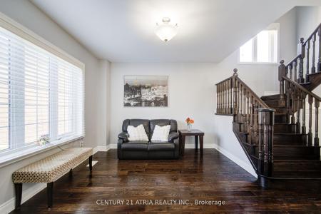 10 GLADYS ROLLING AVENUE, East Gwillimbury, Ontario L0G 1M0, Canada