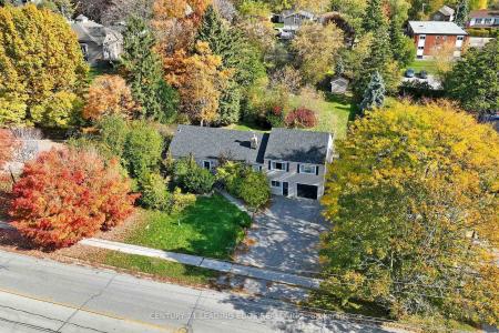 1717 BROCK STREET S, Whitby, Ontario L1N 4M7, Canadá