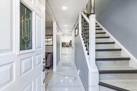 3 FLAMINGO CRESCENT, Brampton, Ontario L6T 2G4, Kanada