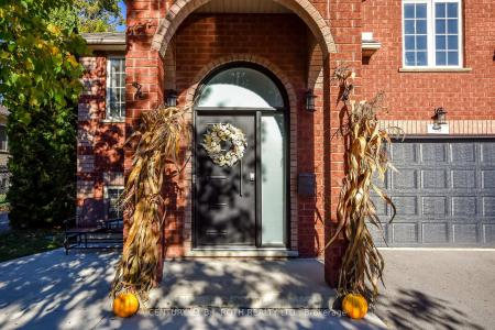 56 MONIQUE CRESCENT, Barrie, Ontario L4M 6Y4, Canada