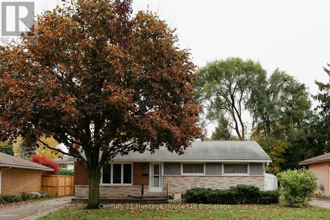 986 BRAESIDE STREET, Woodstock (woodstock - North), 安大略省 N4S 4T4, 加拿大