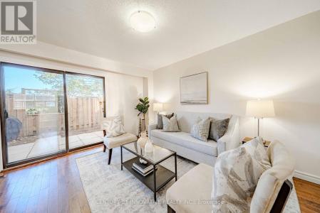 102 TRAILRIDGE CRESCENT, Toronto (morningside), Ontario M1E 4C5, Canada