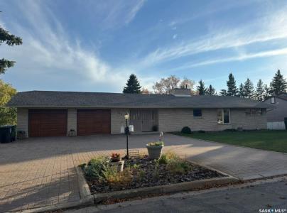 110 LOGAN CRESCENT E, Yorkton, Saskatchewan S3N 0V9, Canada