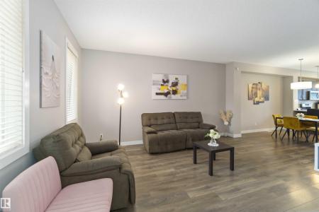 392 CHARLESWORTH DRIVE SW, Edmonton, Alberta T6X 2G5, Canada