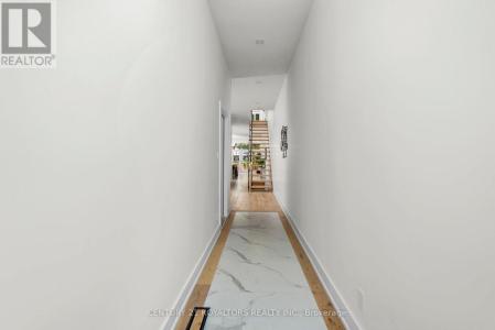 5B PINE AVENUE NORTH, Mississauga (port Credit), Ontario L5H 2P7, Canada