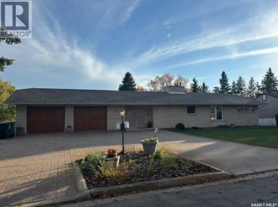 110 LOGAN CRESCENT E, Yorkton, Saskatchewan S3N 0V9, Canada