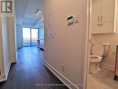 180 FAIRVIEW MALL DRIVE, Toronto (don Valley Village), Ontario M2J 0G4, Canada