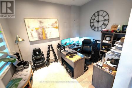2406 BRIDLE ROAD, Oshawa (windfields), オンタリオ L1L 0C1, カナダ