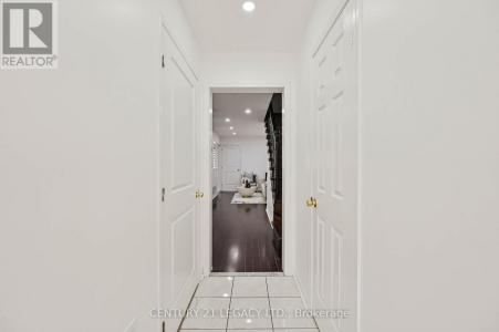 15 DUSTY STAR ROAD, Brampton (sandringham-wellington), オンタリオ L6R 1Y5, カナダ