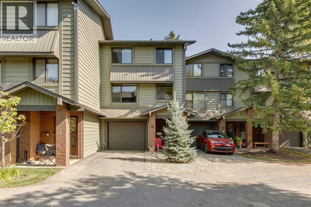 10030 OAKMOOR WAY SOUTHWEST, Calgary, Alberta T2V 4S8, Canada