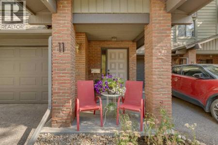 10030 OAKMOOR WAY SOUTHWEST, Calgary, Alberta T2V 4S8, Canada