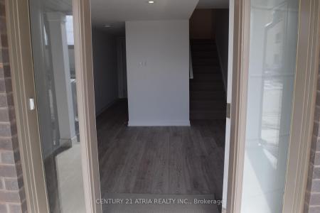 203 WEST OAK TRAIL S, Kitchener, 安大略省 N2R 0R9, 加拿大