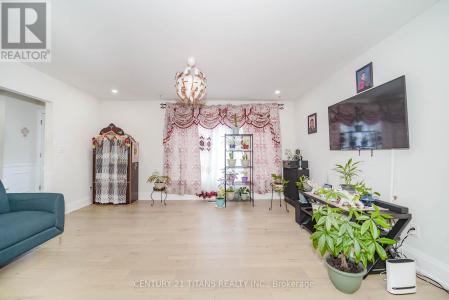 42 PIXLEY CRESCENT, Toronto (west Hill), Ontario M1E 3G6, Canada