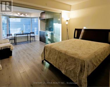 155 YORKVILLE AVENUE, Toronto (annex), Ontario M5R 0B4, Canadá