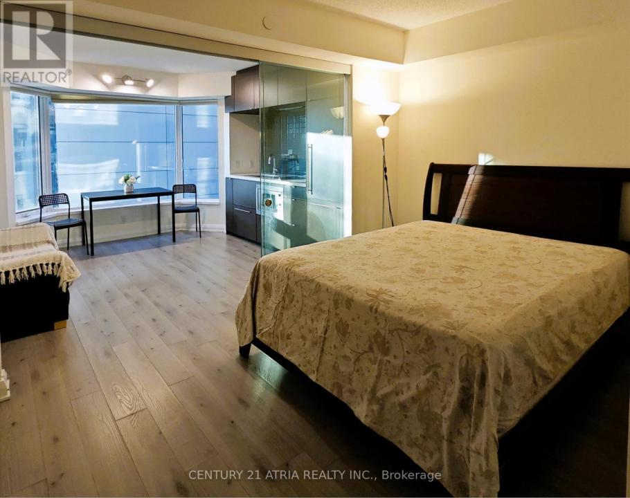 155 YORKVILLE AVENUE, Toronto (annex), Ontario M5R 0B4, Canadá