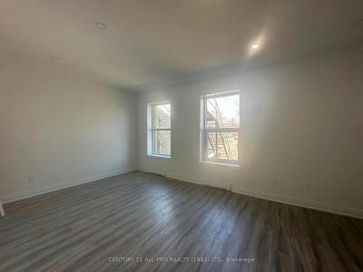 82 KING STREET W, Cobourg, Ontario K9A 2M3, CANADÁ