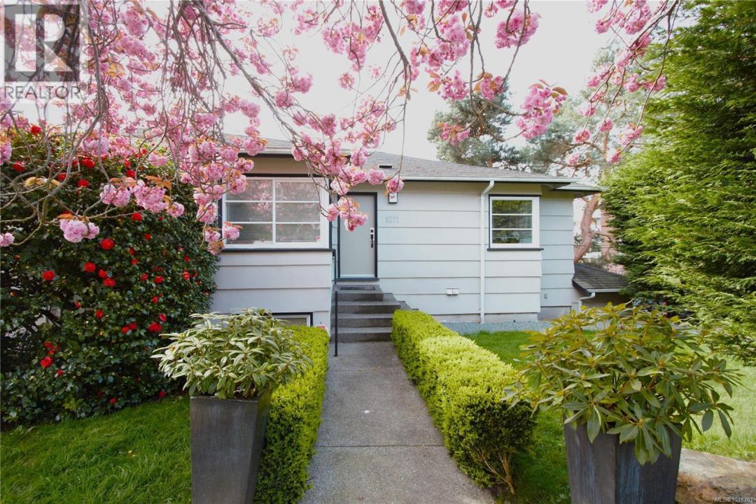 1211 FAIRFIELD ROAD, ויקטוריה, קולומביה הבריטית V8V 3B3, קנדה 