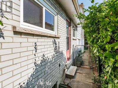 986 MCBRIDE AVENUE, Mississauga (erindale), Ontario L5C 1L6, Canadá