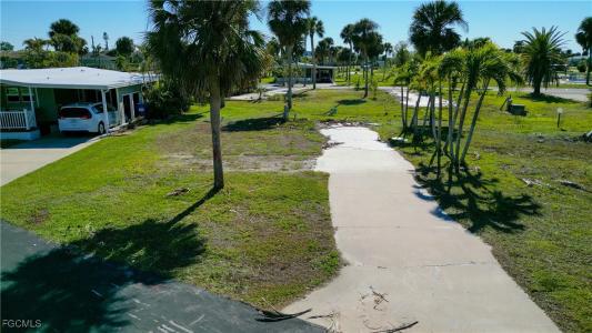 13661 Catbird Drive, Fort Myers, Florida 33908