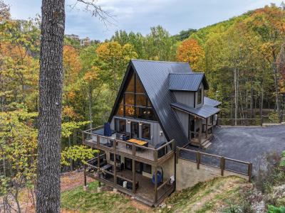 2313 Grey Fox, Sevierville, Tennessee 37862, USA