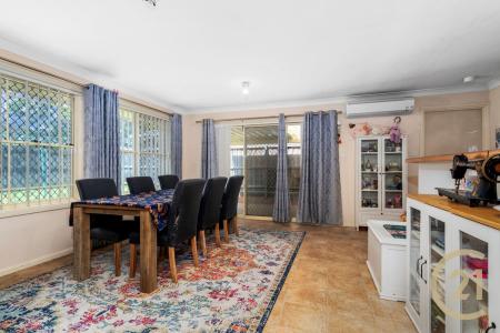 13 and 13A Warrego Court, Wattle Grove, NSW 2173, Austrália