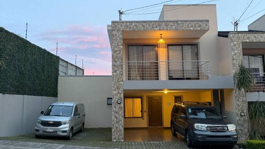 Condominio Valle Alto Casa 89, Carmen de Guadalupe Moravia, San José 10801, Costa Rica