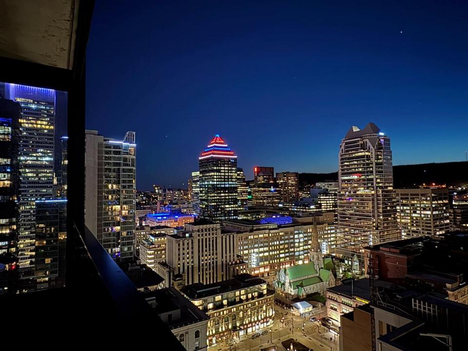 1205  Place Phillips, Montréal (Ville-Marie), Quebec H3B 0H3, Canada