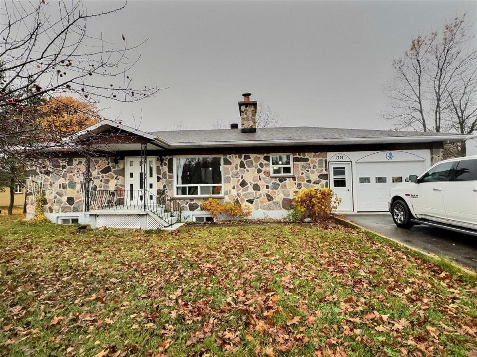 714  Route 230, Saint-Alexandre-de-Kamouraska, Quebec G0L 2G0, Canada