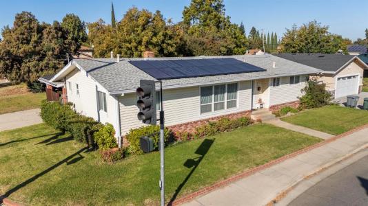 1502 Gray Avenue, Yuba City, קליפורניה 95991, ארצות הברית של אמריקה 