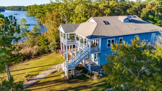 9524 Connie Cove Road, Orientalisch, North Carolina 28571, USA