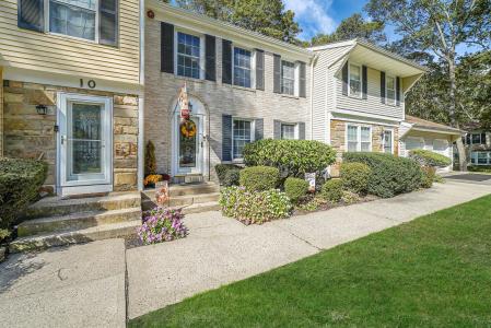 11 Bartlett Commons, Yaphank, New York 11980