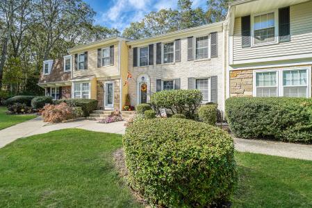 11 Bartlett Commons, Yaphank, New York 11980