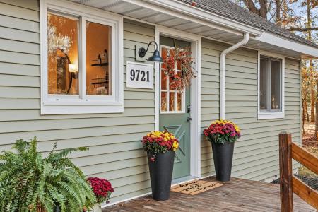 9721 Willow Road, Canadian Lakes, Michigan 49346, USA