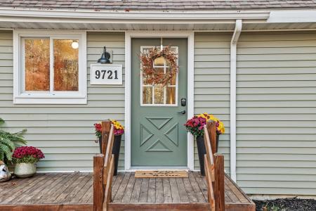 9721 Willow Road, Canadian Lakes, Michigan 49346, USA