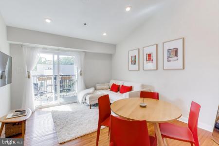 3315 Wyndham Circle Unit# 4228, Alexandria, 維吉尼亞州 22302, 美國