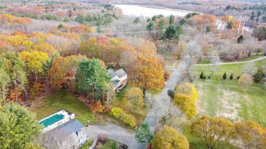 2 Skunk Road, Merrimac, Massachusetts 01860