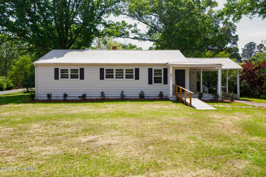 671 Forest Drive, Robbins, צפון קרוליינה 27325, ארצות הברית של אמריקה