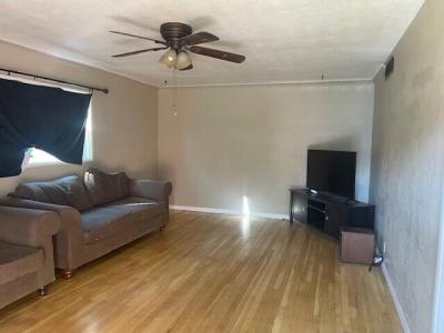 980 E Apricot Avenue, Tulare, Califórnia 93274, Estados Unidos