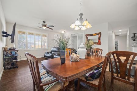 2144 N Tommy Street, Visalia, קליפורניה 93291, ארצות הברית של אמריקה 