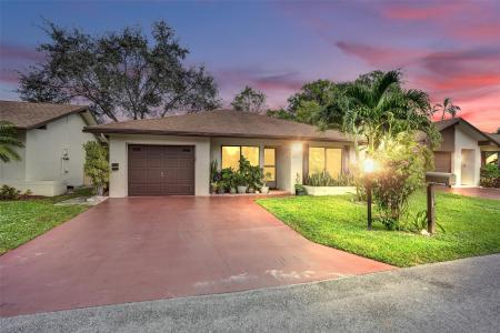 1752 SW 19 Avenue, Deerfield Beach, Florida 33442, USA