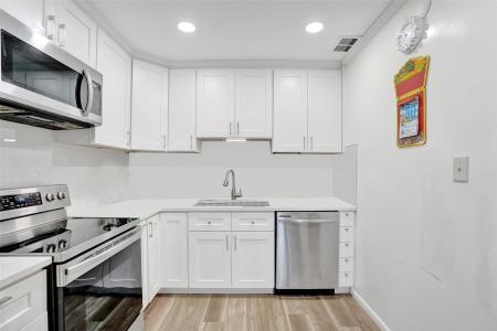 1752 SW 19 Avenue, Deerfield Beach, Florida 33442, USA