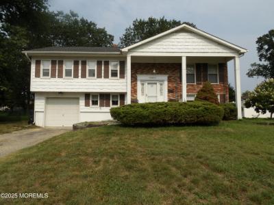 30 Brunswick Drive, Howell, NJ 07731, USA