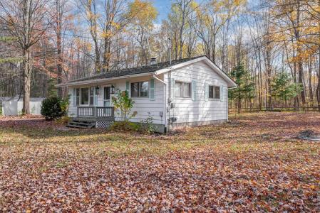 926 Kaypat, Hope, Michigan 48628, USA
