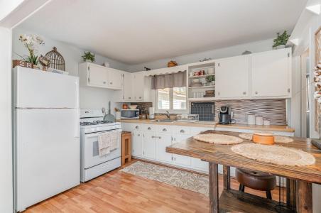 926 Kaypat, Hope, Michigan 48628, USA