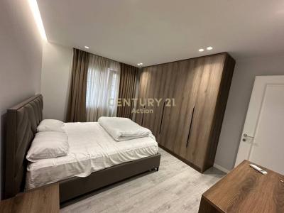 Rruga e Elbasanit, Tirana, Албания